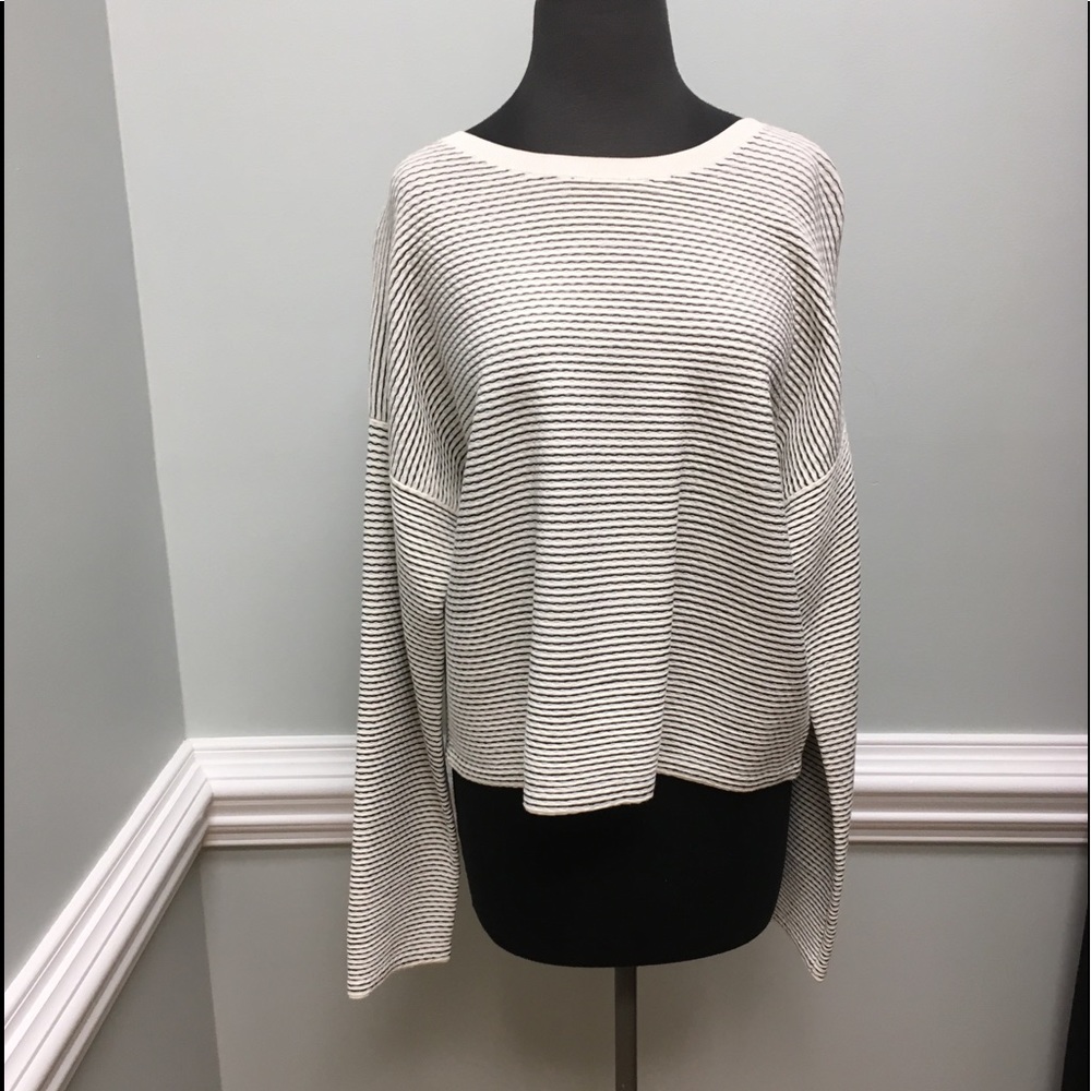 Theory Cropped Long Sleeve Top